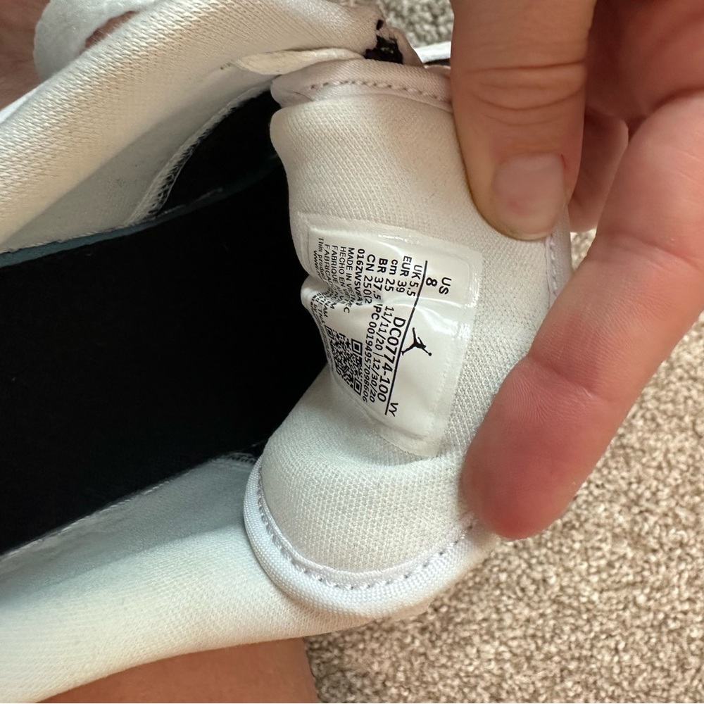 Nike Air Jordan 1 “Reverse Pandas” Black and White Sneakers - Size 8 - Picture 8 of 8